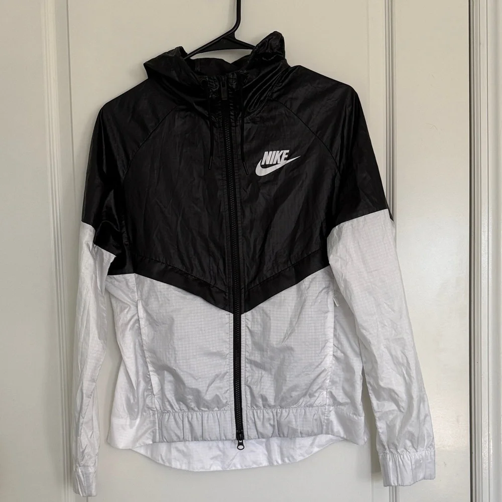 Nike Windrunner Jacket  Black White Long Sleeve Full Zip Hooded Windbreaker Sz S - Picture 2 of 9